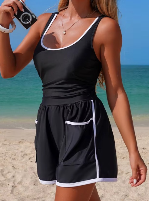 בגד ים לנשים עם גופייה ומכנס עם כיסים – תמונה 3